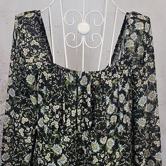 Live to be Spoiled Floral Long Sleeve Dress Mini Length Women's Size M - Picture 2 of 12